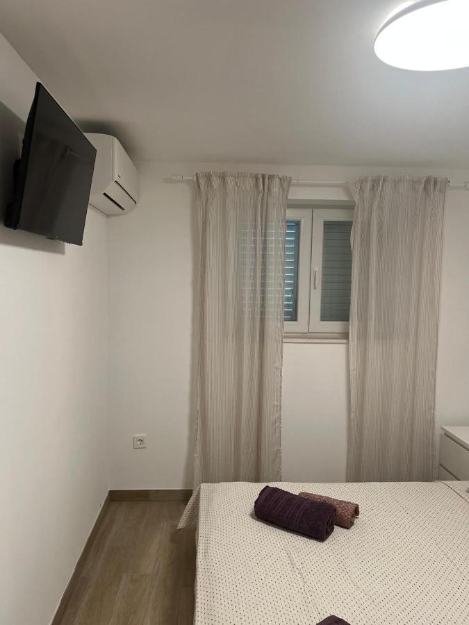 Lady Di Makarska Exterior foto